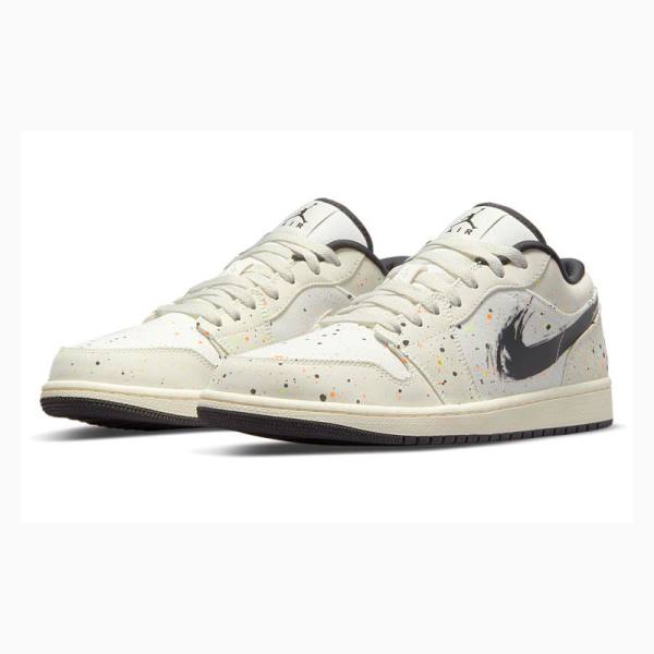 White / Black Men's Nike Low SE Brushstroke Sneakers Air Jordan 1 | JD-035QV